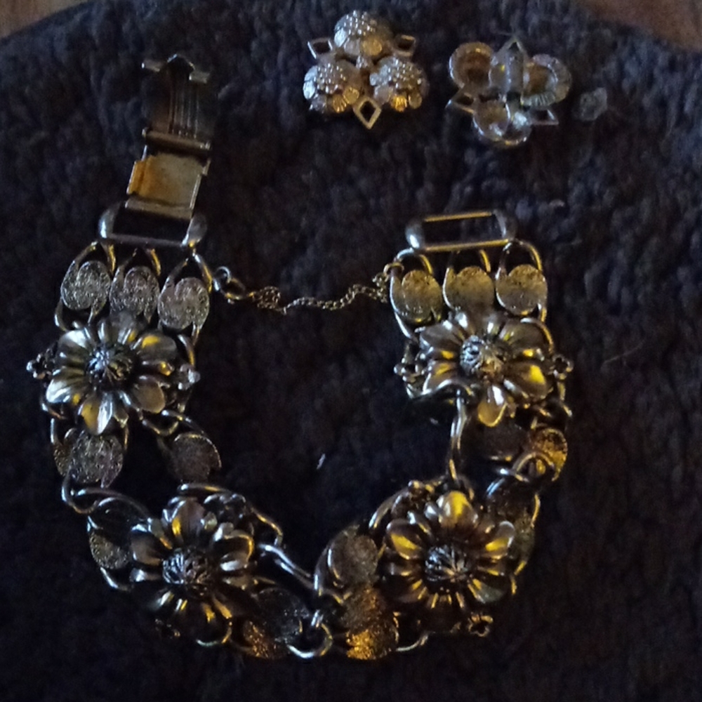 Vintage Flower Bracelet with Earrings